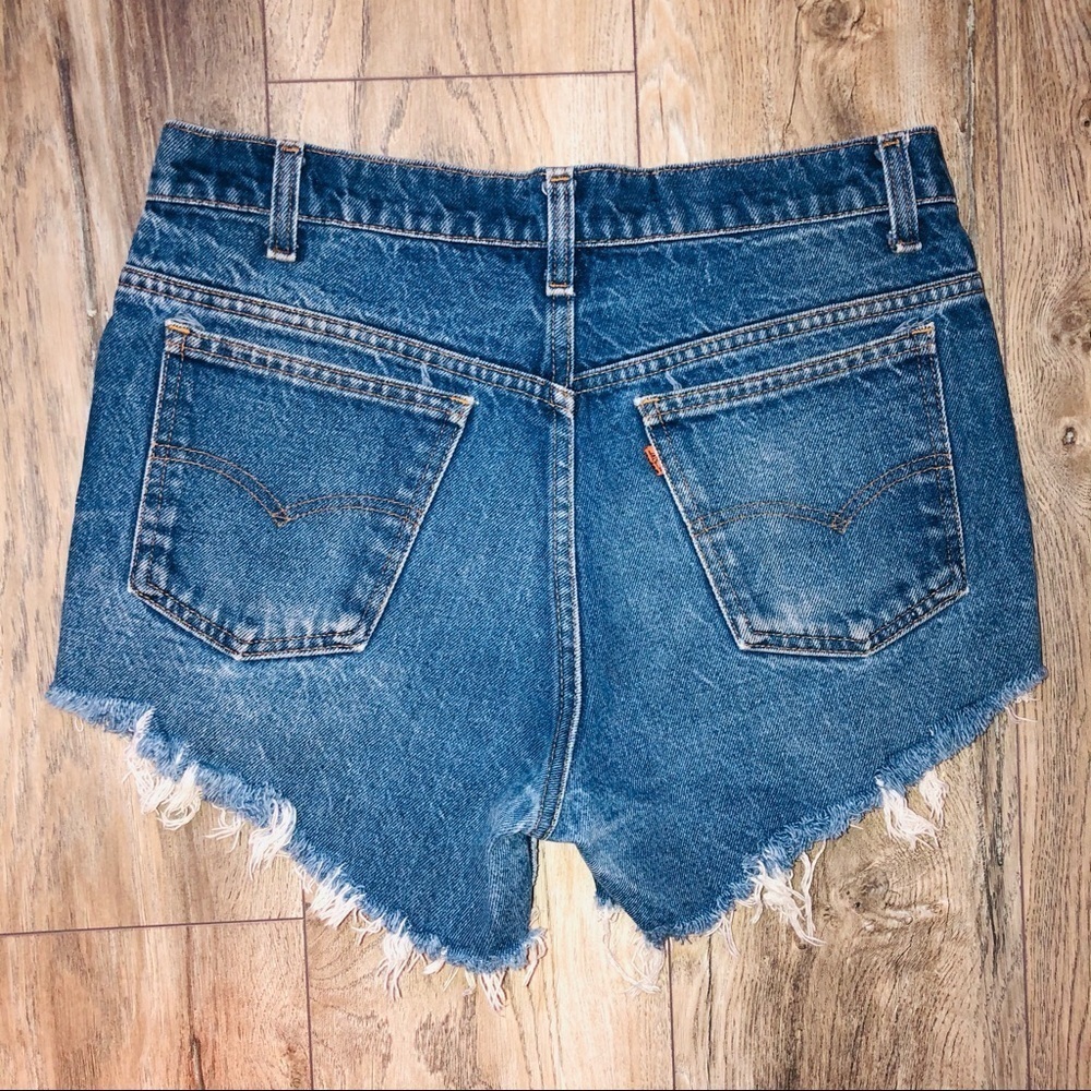 Vintage Levi’s High Rise Distressed Denim Shorts - Picture 8 of 13